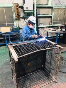 スチールパレット　ロボット　溶接　梱包　物流　倉庫